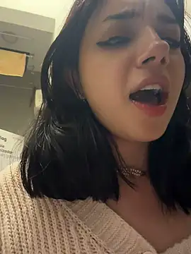 dani-nari's Webcam Show