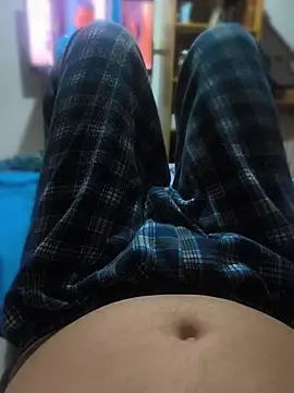Show modela soyyoelque4 na web-kameri