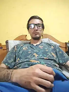Hexenbane_02: διαδικτυακό σόου στην κάμερα