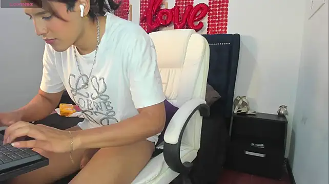 Show modela Ghanima_777 na web-kameri