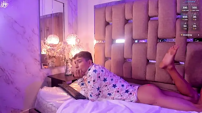 PeachMonroe Webcam Show