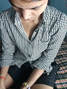 Ex_ppriya Webcam-Show