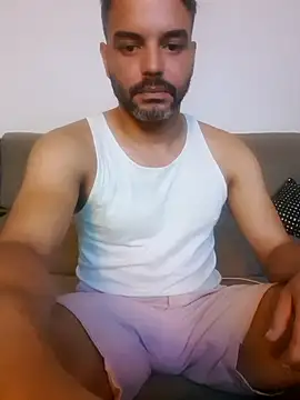 Moreno2987: διαδικτυακό σόου στην κάμερα