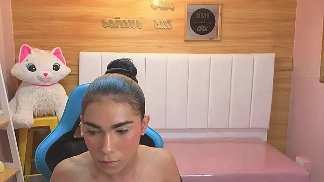 nahomy_a Show in webcam