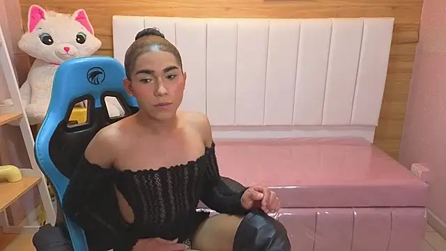 nahomy_a webcam show