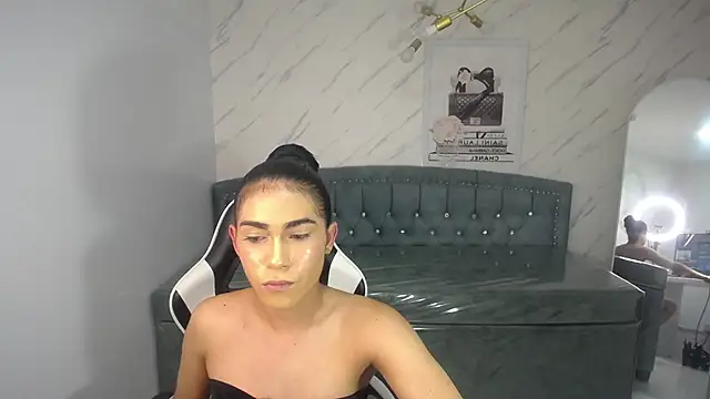 nahomy_a's Webcam Show