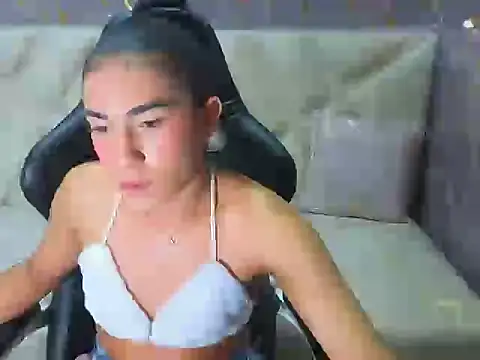 nahomy_a webcam show