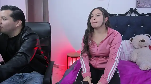 Show modela Luna_bell_and_mattie na web-kameri