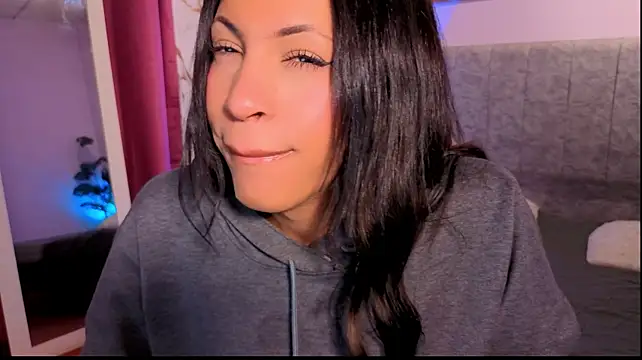 clara_evanss' Webcam Show