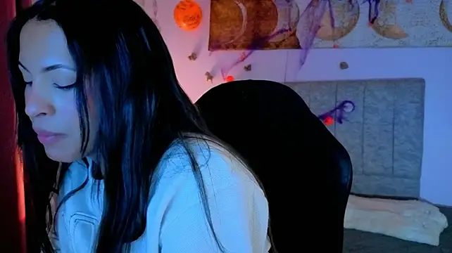 Show modela clara_evanss na web-kameri
