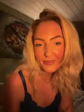 Cutenorax's Webcam Show
