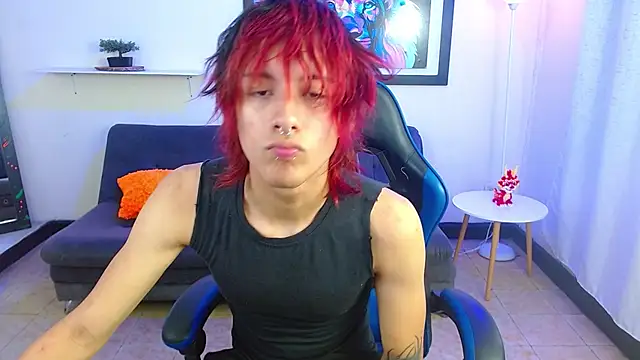 Pokazy przed kamerką – adriaan_18