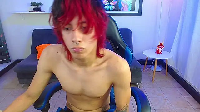 adriaan_18 Adlı Modelin Web Kamerası Şovu