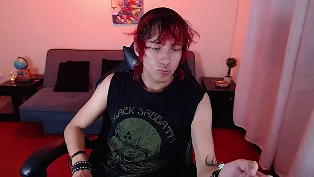 adriaan_18 在線直播表演