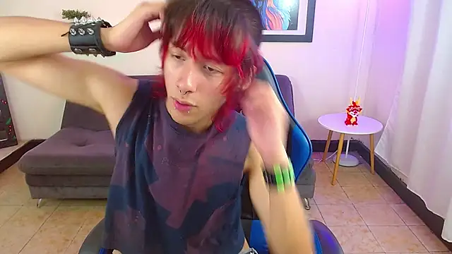 adriaan_18 Adlı Modelin Web Kamerası Şovu