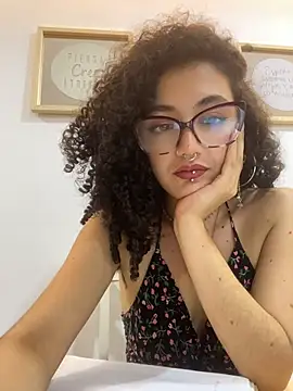 CurlyMeryJane's Live XXX Chat