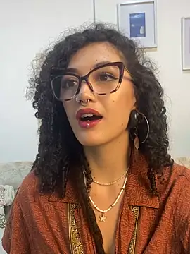Pokazy przed kamerką – CurlyMeryJane
