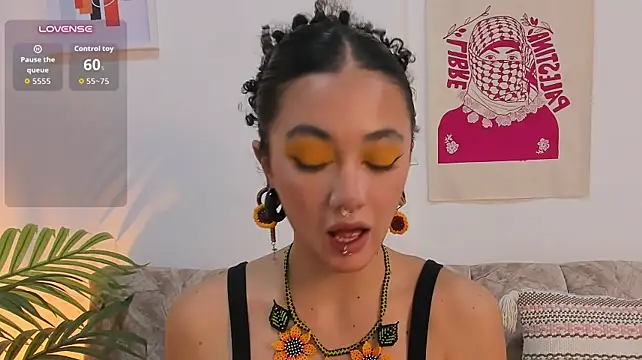 แชท XXX สดของ CurlyMeryJane