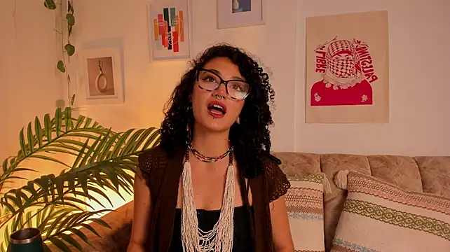 Pokazy przed kamerką – CurlyMeryJane