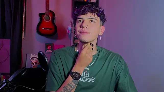 MikeyKuro – webcam-show