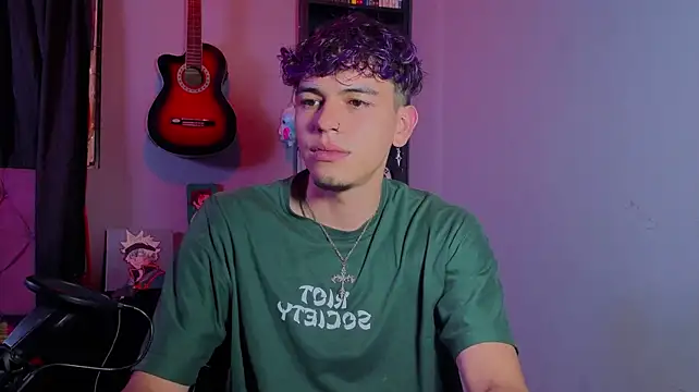 MikeyKuro – webcam-show