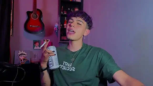 MikeyKuro Webcamshow