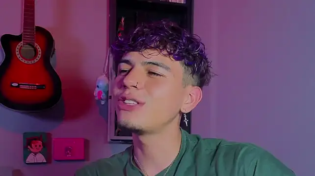 MikeyKuro Webcam-Show