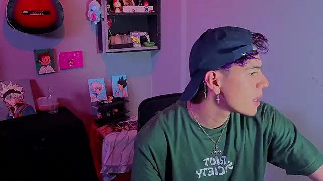 MikeyKuro – webcam-show