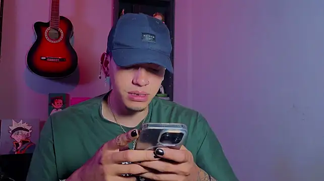 MikeyKuro Webcamshow