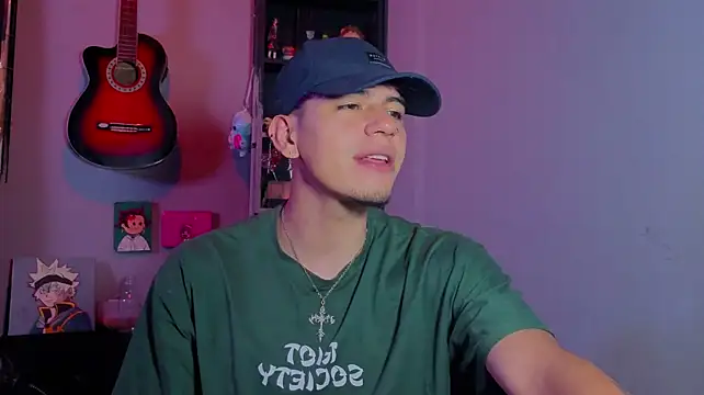 MikeyKuro Webcam-Show