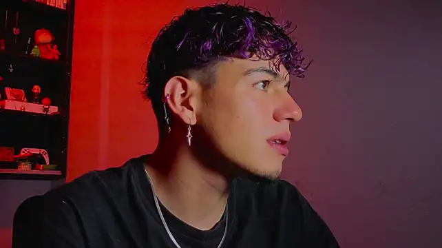 MikeyKuro Webcamshow