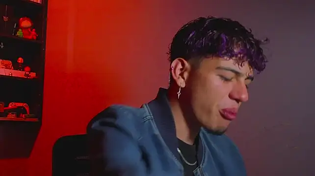 MikeyKuro Webcam-Show