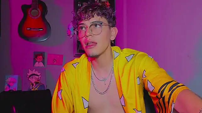 MikeyKuro Webcam-Show