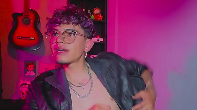 MikeyKuro Webcamshow