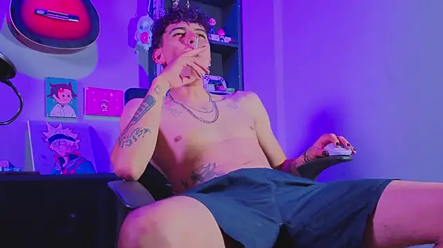 MikeyKuro Webcam show