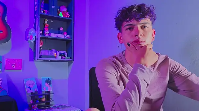 MikeyKuro Webcamshow