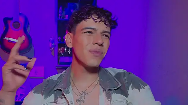 MikeyKuro Webcam-Show