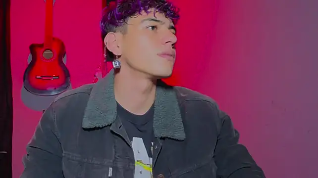 MikeyKuro Webcam-Show