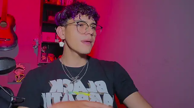 MikeyKuro Webcam show