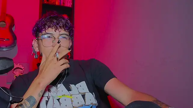 MikeyKuro Webcam show