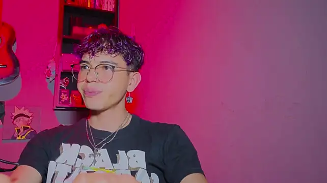 MikeyKuro's Webcam Show