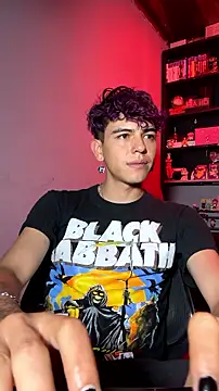MikeyKuro – webcam-show