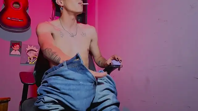 MikeyKuro Webcam-Show