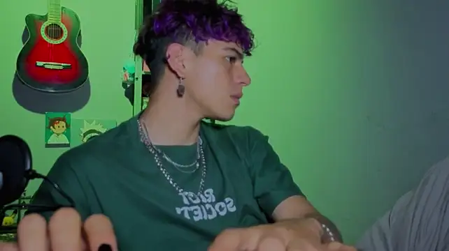 MikeyKuro Show in webcam