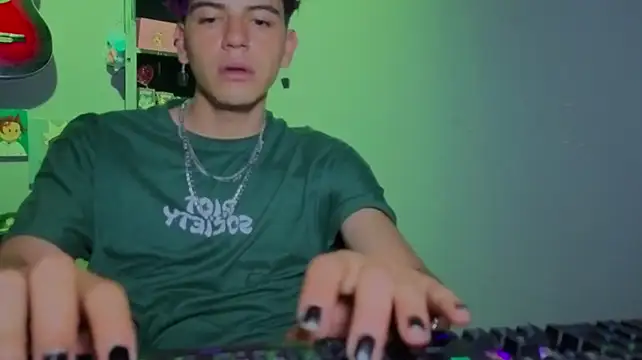 عرض كام MikeyKuro