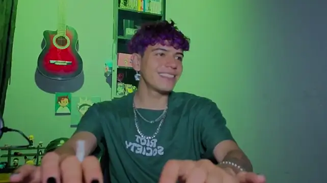 MikeyKuro Webcam Show