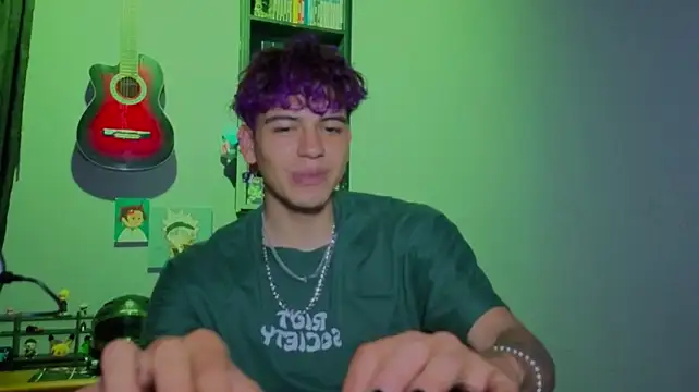 MikeyKuro Webcamshow