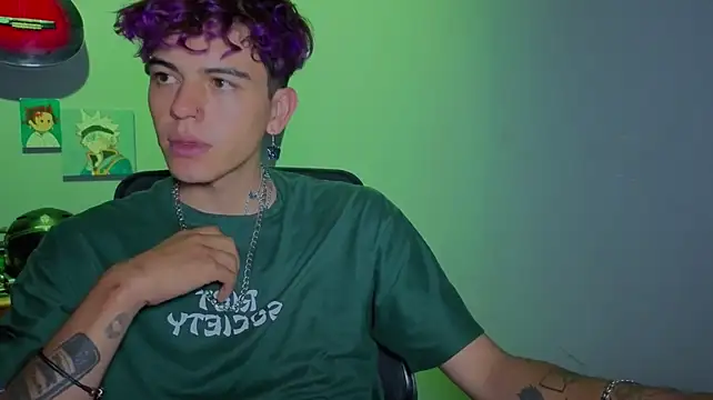 MikeyKuro Webcam-Show