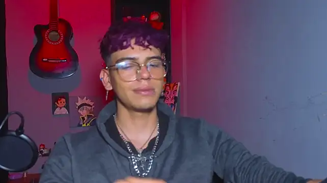 MikeyKuro Adlı Modelin Web Kamerası Şovu