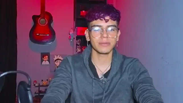 Show modela MikeyKuro na web-kameri